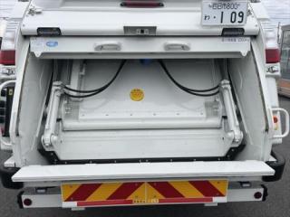 プレス式パッカー車